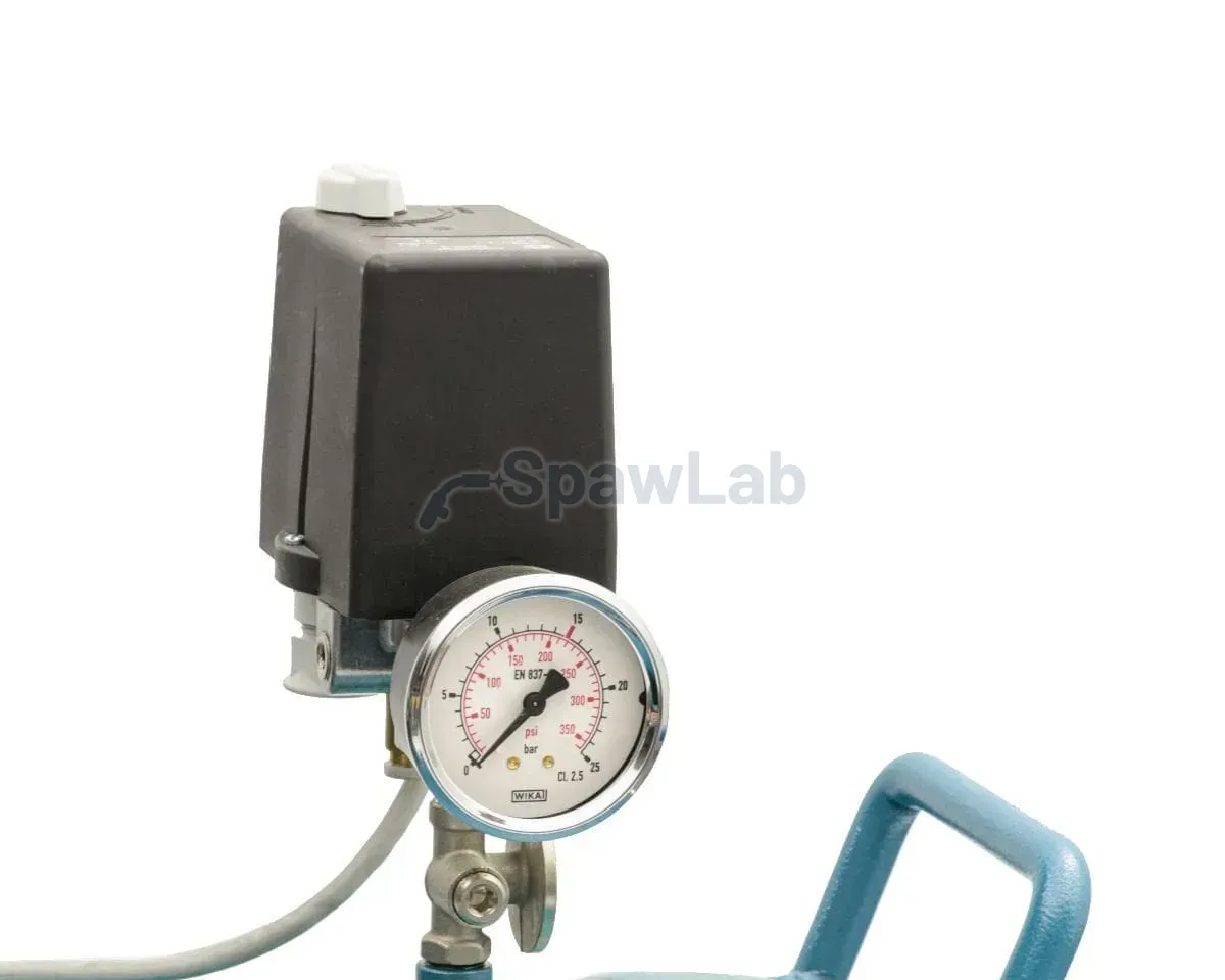 Airpress Twin-piston compressor K 300-700S 14 bar 5.5 HP/4 kW 400V 450 l/min 300 l - star-delta connection