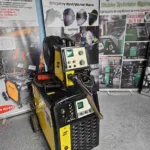 ESAB Origo Mig 502cw z podajnikiem ESAB Feed 304, na panelu czytelny napis Mig 502cw, egzemplarz z oferty