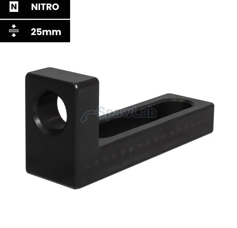 Spartus square 175x50x75mm, hole/slot, nitrided